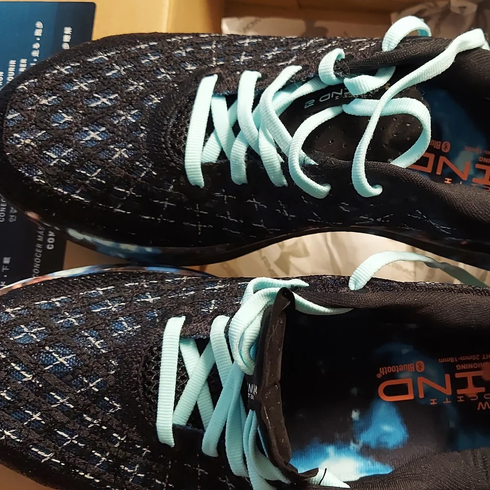 Women's Size 9 Under Armour Black and Blue Running Shoes Bluetooth Connection - Picture 3 of 7
